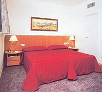 2 photo hotel APARTHOTEL ATENEA, Barcelona, Spain